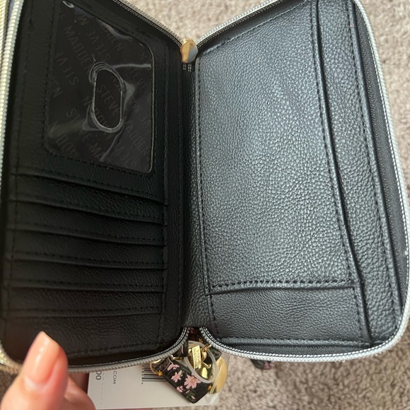 Steve MaddenWallet - Picture 2 of 3